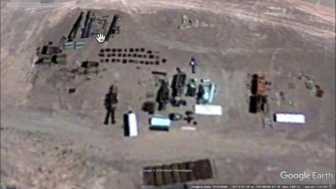 На картах Google нашли "гигантских роботов" на засекреченной военной базе