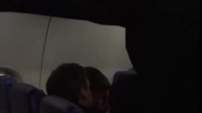 Появилось видео драки из самолета "Москва - Красноярск" в Шереметьево