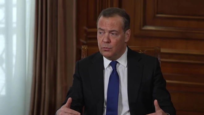 Медведев: "ждунов" из новых регионов надо отправлять на перевоспитание в сибирские лагеря
