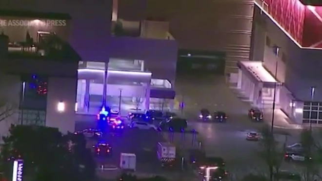 Стрельба произошла в торговом центре в пригороде Чикаго