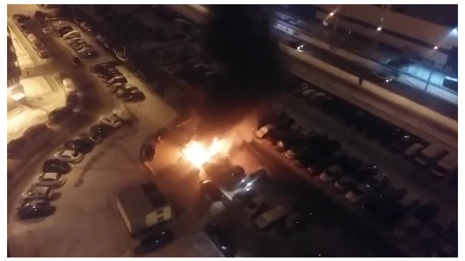 Видео: Во дворе ЖК "Аврора" сгорели четыре автомобиля      