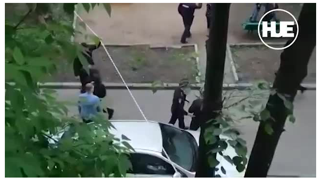 В Москве мужчина взял в заложники членов семьи
