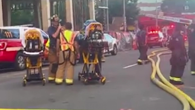 В Вашингтоне автомобиль врезался в паб, пострадали не менее 14 человек