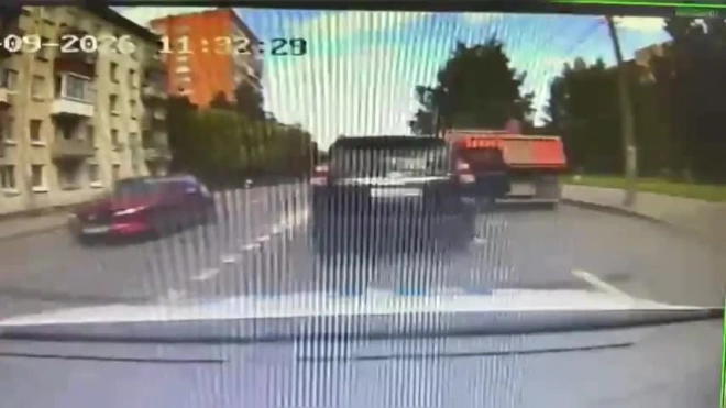 Инспектор ДПС доставил в больницу подростка, потерявшего сознание в Петербурге