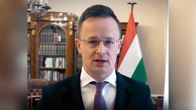 Венгрия получила первую партию вакцины "Спутник V"