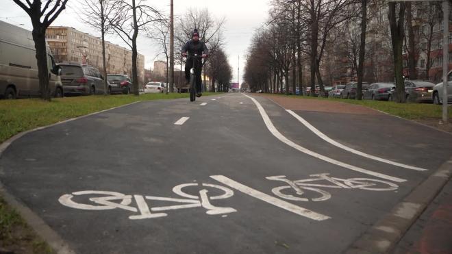 На Бухарестской улице появилась "европейская" велодорожка 