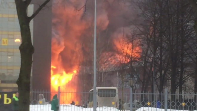 Двух сварщиков обвинили в гибели людей в пожаре на скалодроме в Петербурге