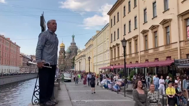 Петербургский трубач дядя Миша поддержал Буланову, недопущенную до выборов в ЗакС