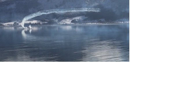 Опубликовано видео падения самолета в озеро во время авиашоу в Австрии