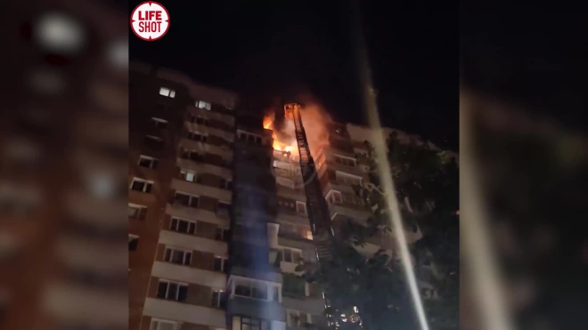 В Москве загорелись квартира и шесть балконов