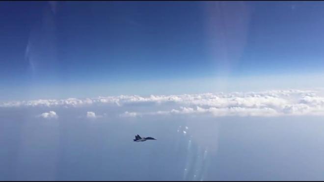 Су-27 перехватил британский самолет-разведчик над Черным морем