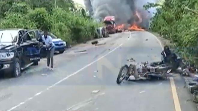 В Нигерии 20 человек погибли при взрыве бензовоза на скоростном шоссе