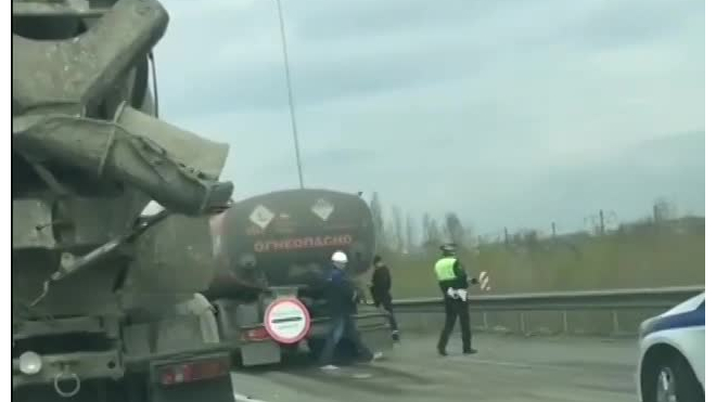 В сети появилось видео крупного ДТП в Ростове