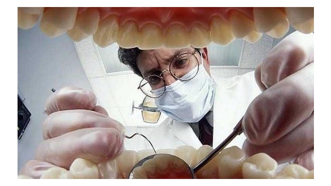 Косорукий стоматолог из Петербурга сломал пациентке челюсть