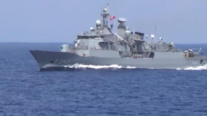 Корабли ВМС Турции и Греции задели друг друга в Средиземном море