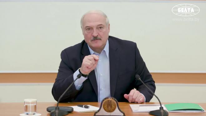Лукашенко пообещал отказаться от президентства после принятия новой Конституции 