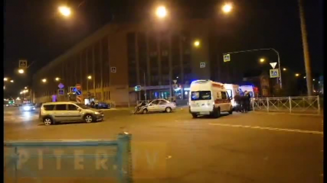 Полицейские попали в ДТП в центре Петербурга 