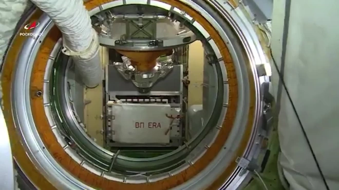 Космонавты с МКС провели экскурсию по новому модулю "Наука"