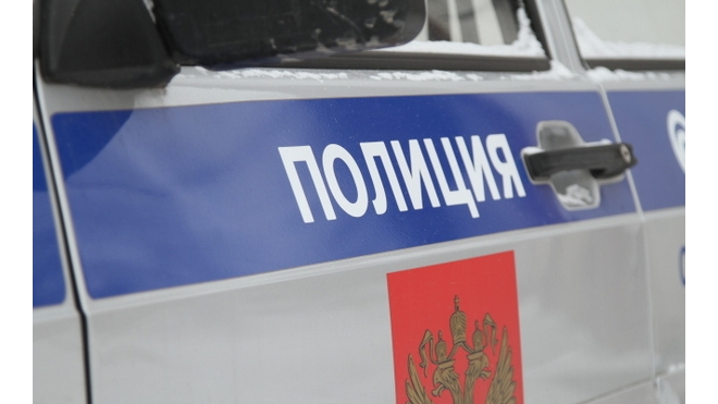 Вооруженный пистолетом таксист пытался силой попасть в Пулково 