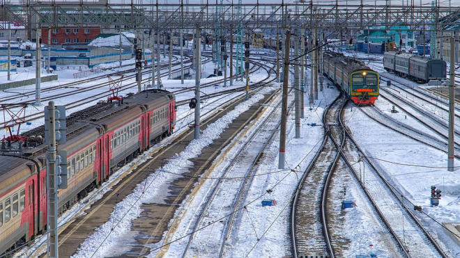 Самостоятельный первоклассник из Петербурга прокатился на электричке после школы