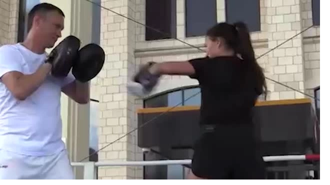 Загитова провела спарринг с двукратным олимпийским чемпионом по боксу
