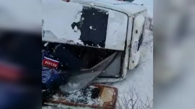 Автобус с пассажирами упал с перевала в Магаданской области
