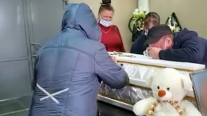 В Тюмени прошла церемония прощания с убитой Настей Муравьевой
