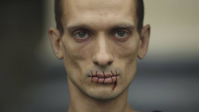 Художник Петр Павленский, прибивший мошонку к Красной площади, не считает себя сумасшедшим
