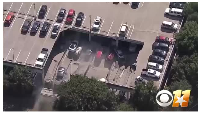 Видео из США: В Техасе обвалилась двухуровневая парковка с автомобилями