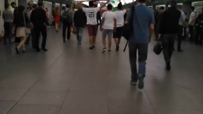 Иранские болельщики с размахом отметили победу сборной в метро 