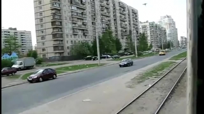 Загадочная смерть: во дворе дома на Наставников нашли труп мужчины