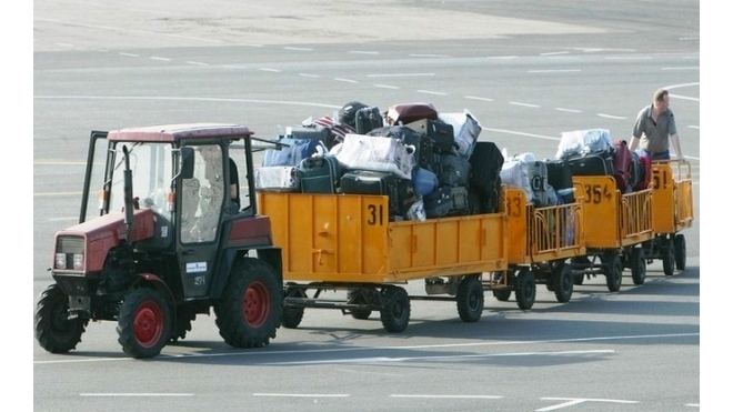 В Пулково надругались над багажом пассажиров
