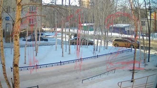 В Якутии подросток около детского сада изрезал мужчину, заступившегося за сына