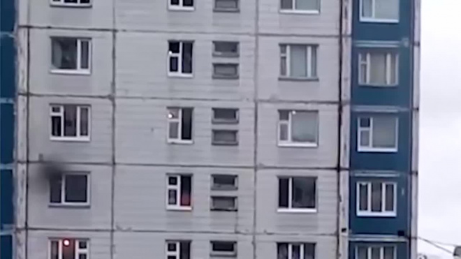 Видео: В Нижневартовске мужчина спас девушку из горящей квартиры