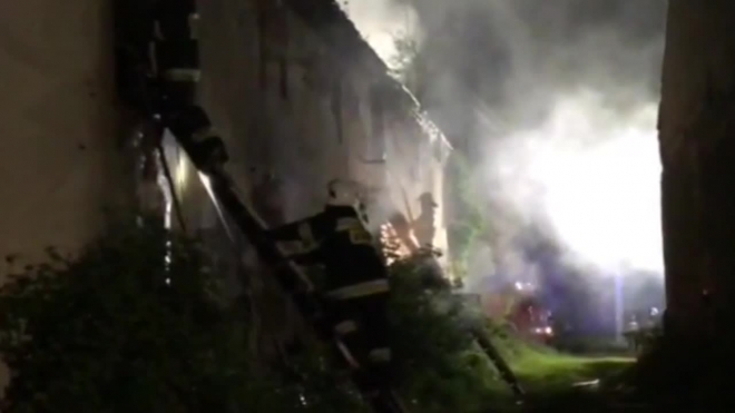 Видео: в Польше обвалилось здание порохового завода