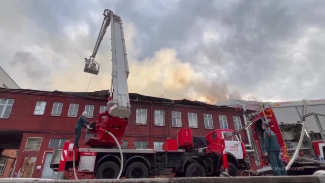 В Калининграде произошел пожар на территории бывшего завода "Кварц"