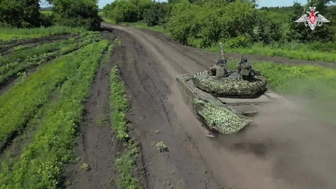 Минобороны показало кадры боевой работы экипажей танков Т-72Б3
