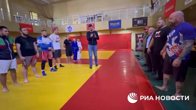 Американский актер и боец MMA Джефф Монсон провел мастер-класс в Донецке