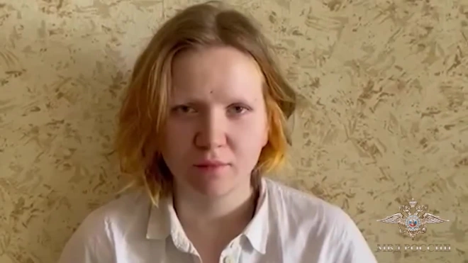 Появилось видео допроса Дарьи Треповой, предположительно причастной к взрыву в кафе Петербурга
