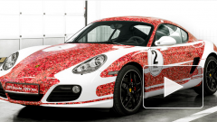 2 млн пользователей Facebook увековечили на кузове Porsche Cayman S