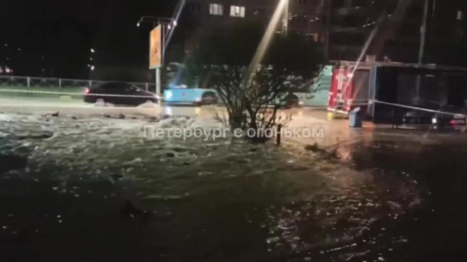 Ночью на углу Димитрова и Будапештской  произошел потоп