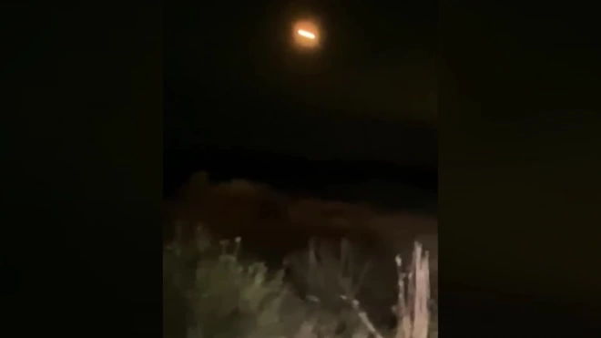 Загадочный объект в небе над Францией попал на видео