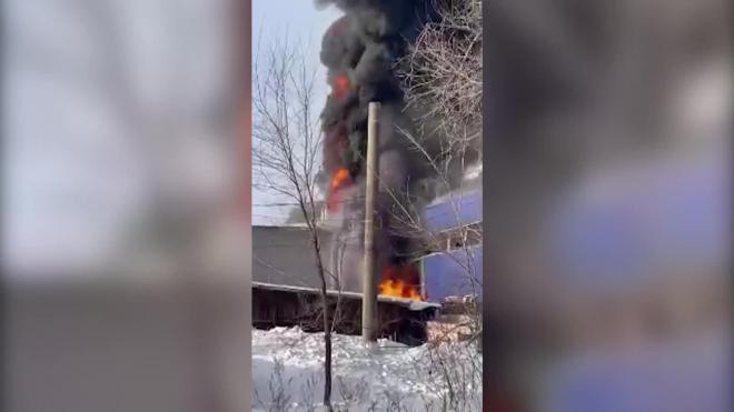 На складе горюче-смазочных материалов в Красноярске произошел взрыв