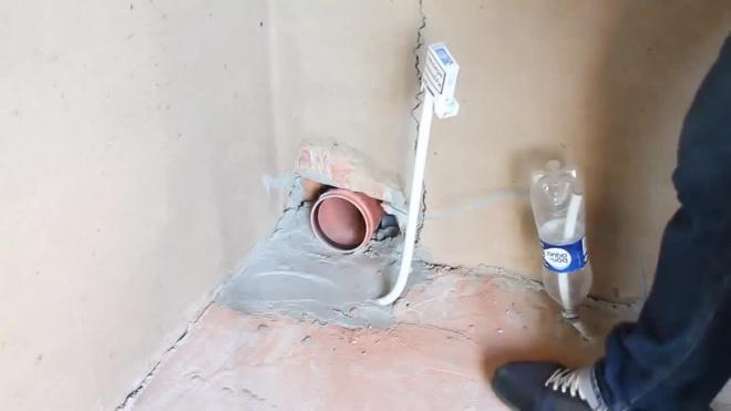 Как правильно вывести канализационную трубу 