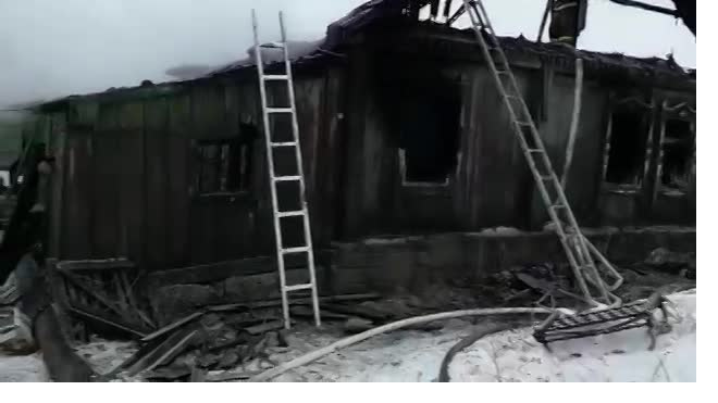 На Алтае в пожаре погибли 4 ребенка и 2 взрослых