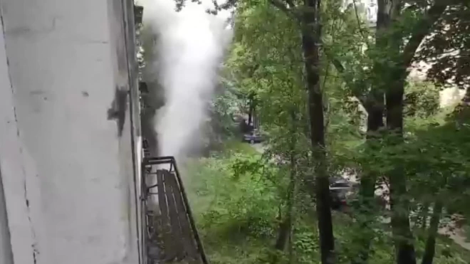 На Костюшко забил фонтан с горячей водой высотой в 4 этажа