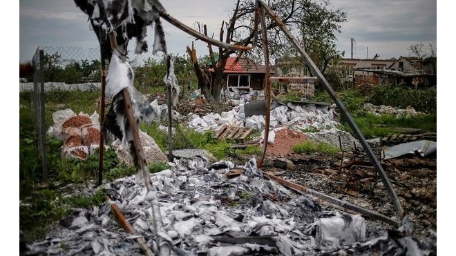 Новости Украины: во время разгрузки гуманитарного конвоя прогремел взрыв