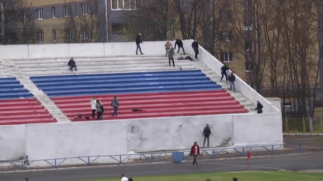 Появилось видео жесткой массовой драки футбольных фанатов в Арзамасе