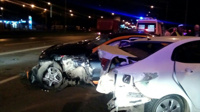 Каршеринговый автомобиль с пьяным водителем побил 8 машин в Москве