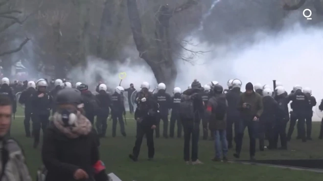 В Брюсселе антиковидные протесты завершились беспорядками